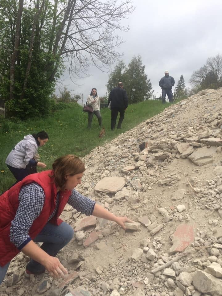 Фрагменты росписи были выброшены