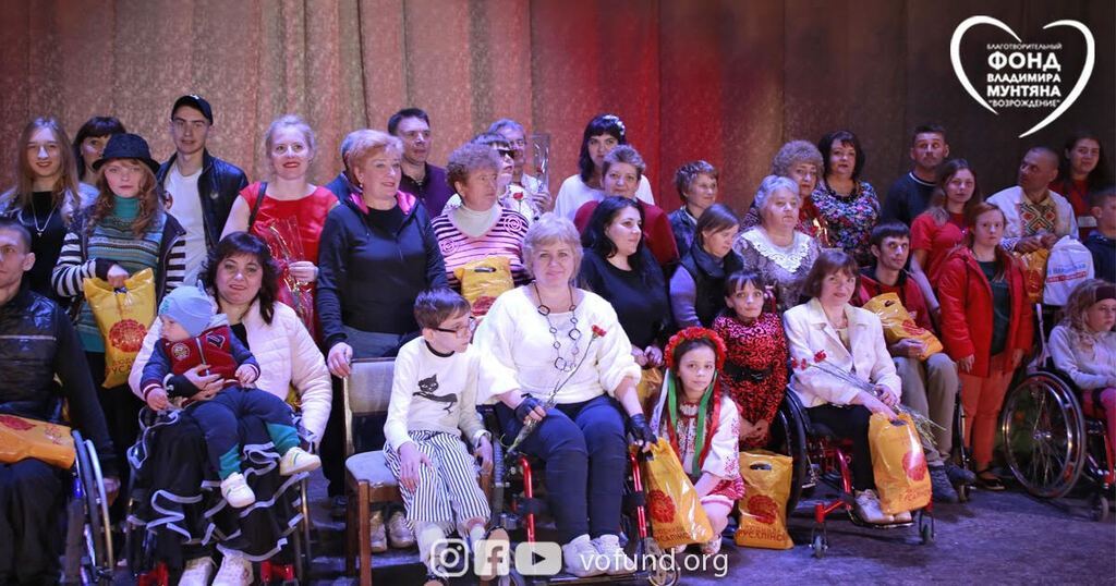  Владимир Мунтян поддержал фестиваль для людей с инвалидностью "Дніпровські хвилі"