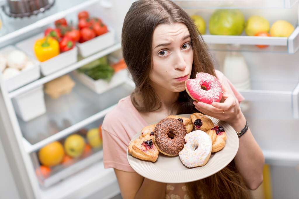 Як перестати їсти солодке: названо еффективний метод