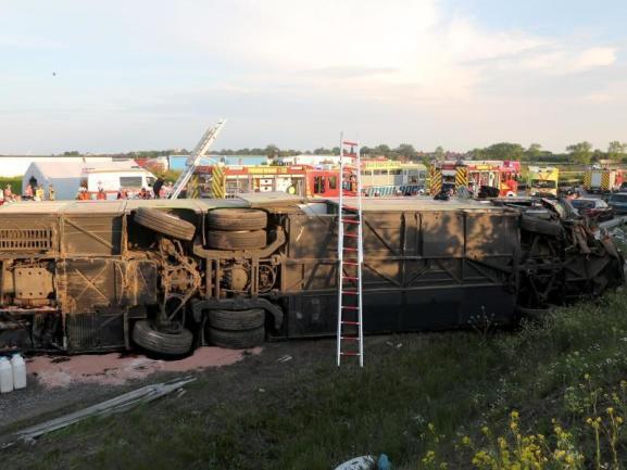 У Німеччині розбився автобус: є жертви, понад 70 постраждалих