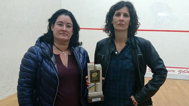 Переможниць крупного турніру нагородили секс-іграшками - фотофакт