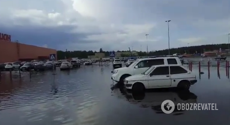 Потоп возле ТРЦ Lavina Mall