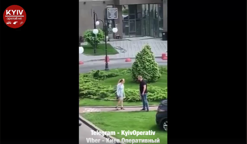 "Героїня парковки" влаштувала скандал з охоронною в Києві