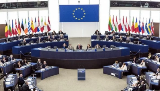 У ЄС проходять вибори до Європарламенту: хто бореться і які шанси 