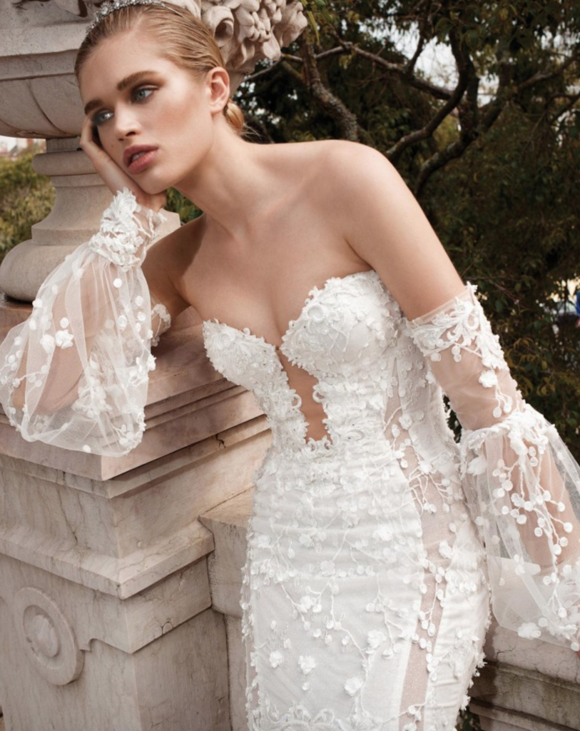 Модели похожих платьев в салоне Novias