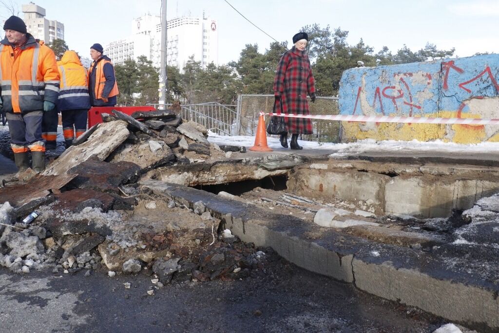 Будівництво на мільйон: топ "найпровальніших" мостів Києва