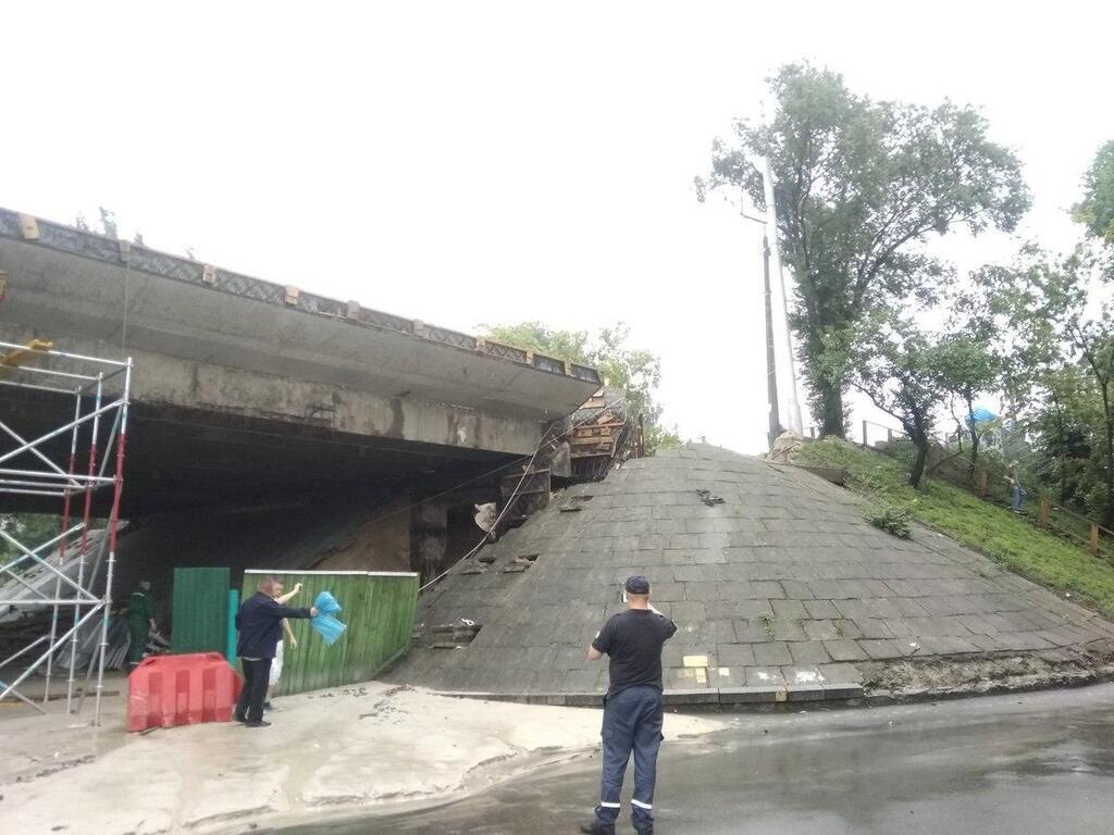 Будівництво на мільйон: топ "найпровальніших" мостів Києва