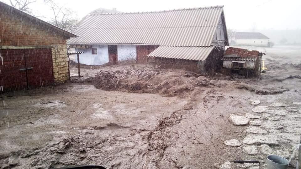 с. Жовнивка Бережанского района во время непогоды 28 апреля