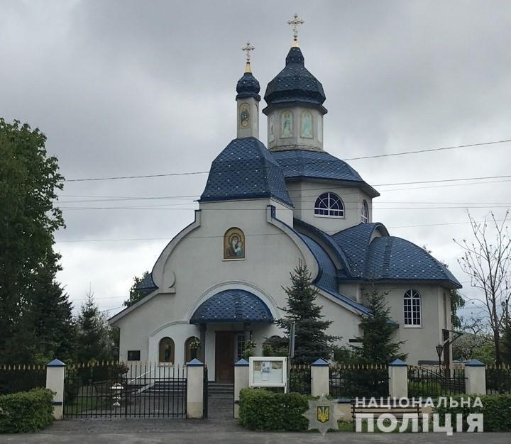 Церковь в Старых Петровцах