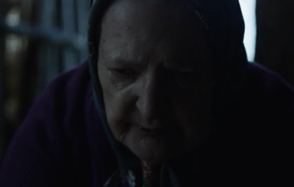 Сцена з бабусею в 4 серії серіалу "Чорнобиль"