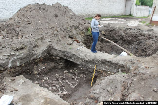 В Украине нашли захоронения жертв НКВД