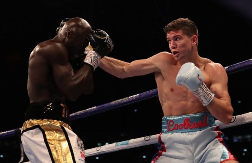 Люк Кэмпбелл атакует