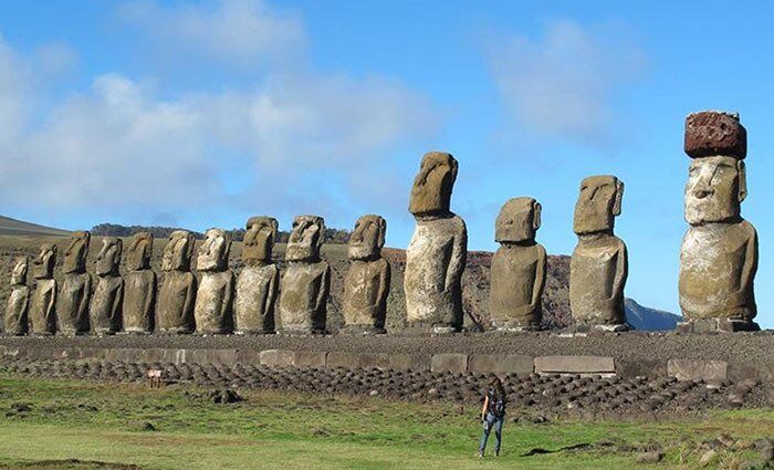 Туристы поставили на грань исчезновения древних идолов острова Пасхи