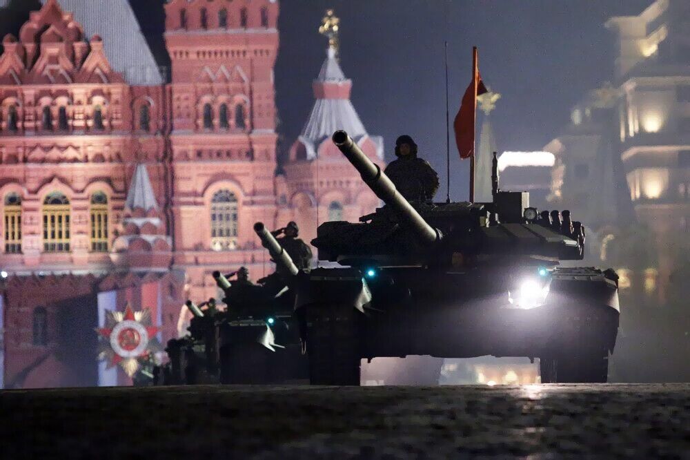 "Бук", "Панцирь", "Армата": в центр Москвы согнали военную технику