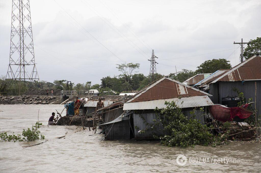 Разрушительный циклон "Фани" переместился в Бангладеш: 34 человека погибли