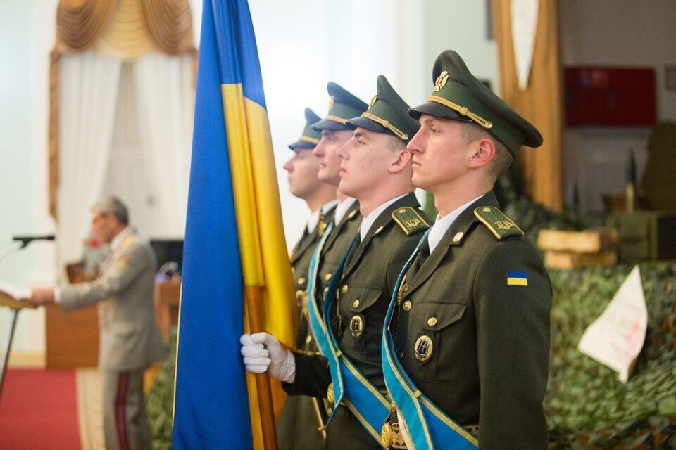 Головний військовий виш України розгнівав мережу святковим "побєдобіссям"
