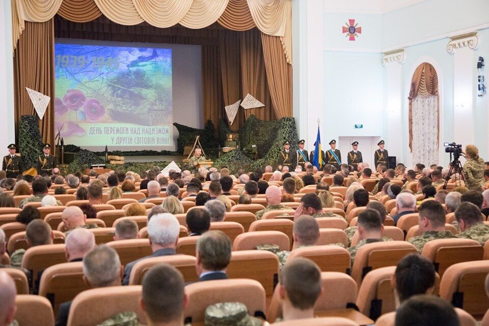 Головний військовий виш України розгнівав мережу святковим "побєдобіссям"