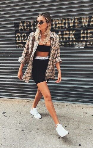 Короткий топ із велосипедками. Варіант 1