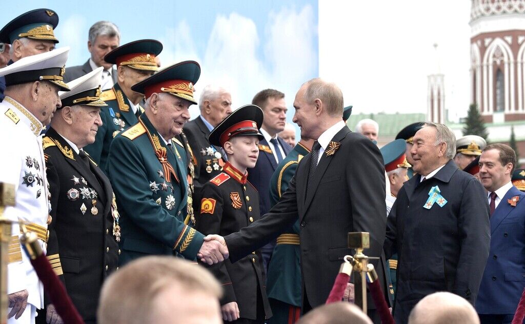 "Як з Гітлером": російський ветеран подякував Путіну за захоплення Криму і нарвався на гнів мережі