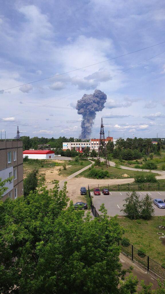 Очевидцы публикуют в соцсетях фото с места ЧП в Дзержинске