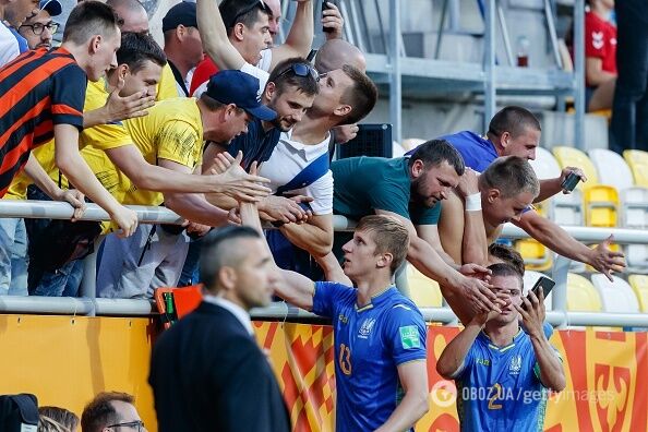 Збірна України показала, що коїлося в роздягальні після перемоги над Італією