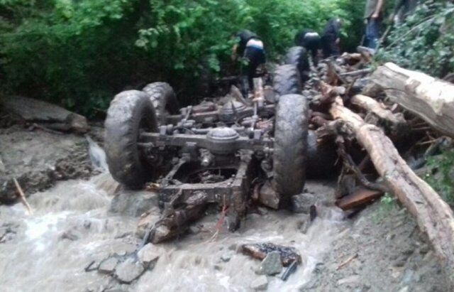 Авто вилетіло в річку