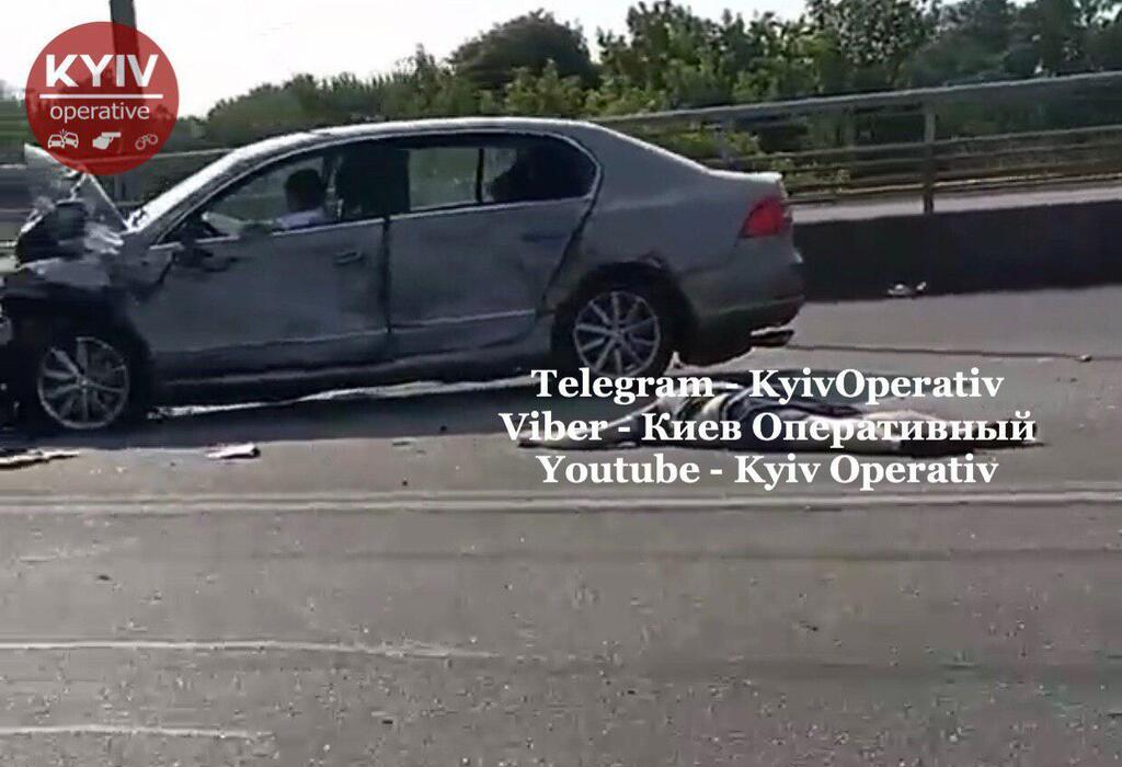 Розірвало на частини: у Києві сталася страшна ДТП із 4 загиблими. Фото і відео 18+