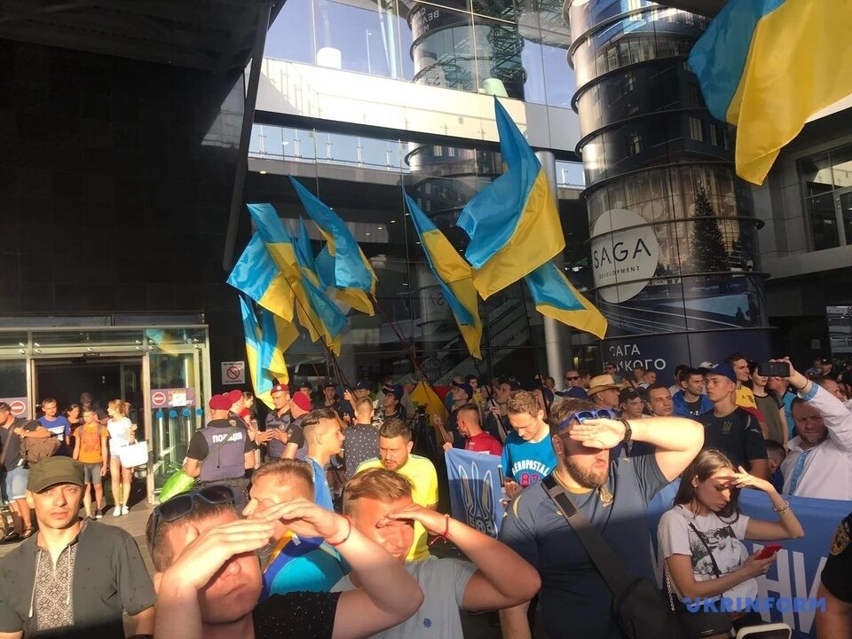 Сборную Украины U-20 триумфально встретили в Борисполе
