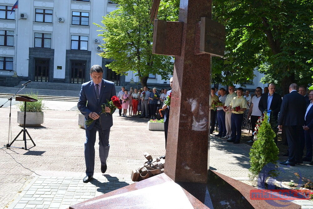 Пам'ятник російським репортерам у "ЛНР"