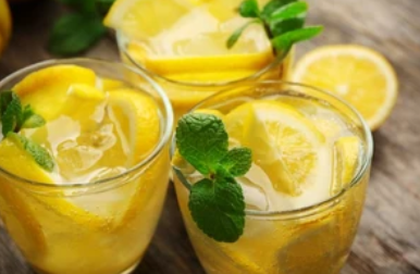 Як зробити домашній лимонад: рецепт з м'ятою, апельсином, імбиром і не тільки