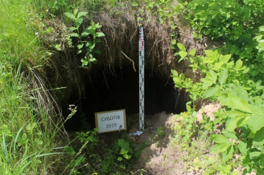 Искали более 300 лет: на Черкасщине нашли вероятную могилу Богдана Хмельницкого