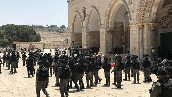 Закидали камінням поліцію: в Єрусалимі в день міста відбулися сутички