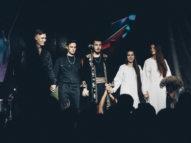 Драйв, танцы и дуэт с YUKO: KHAYAT отыграл первый концерт в Киеве