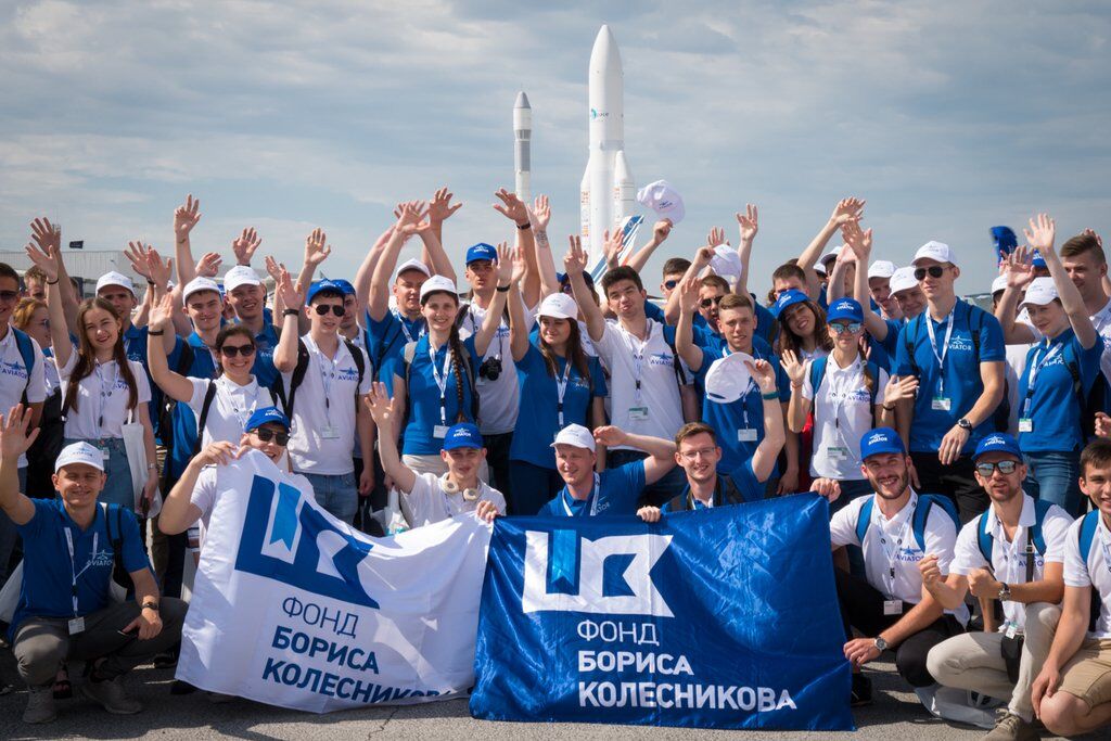 Колесніков показав сотні українських студентів найбільший авіасалон Ле Бурже 2019 у Парижі