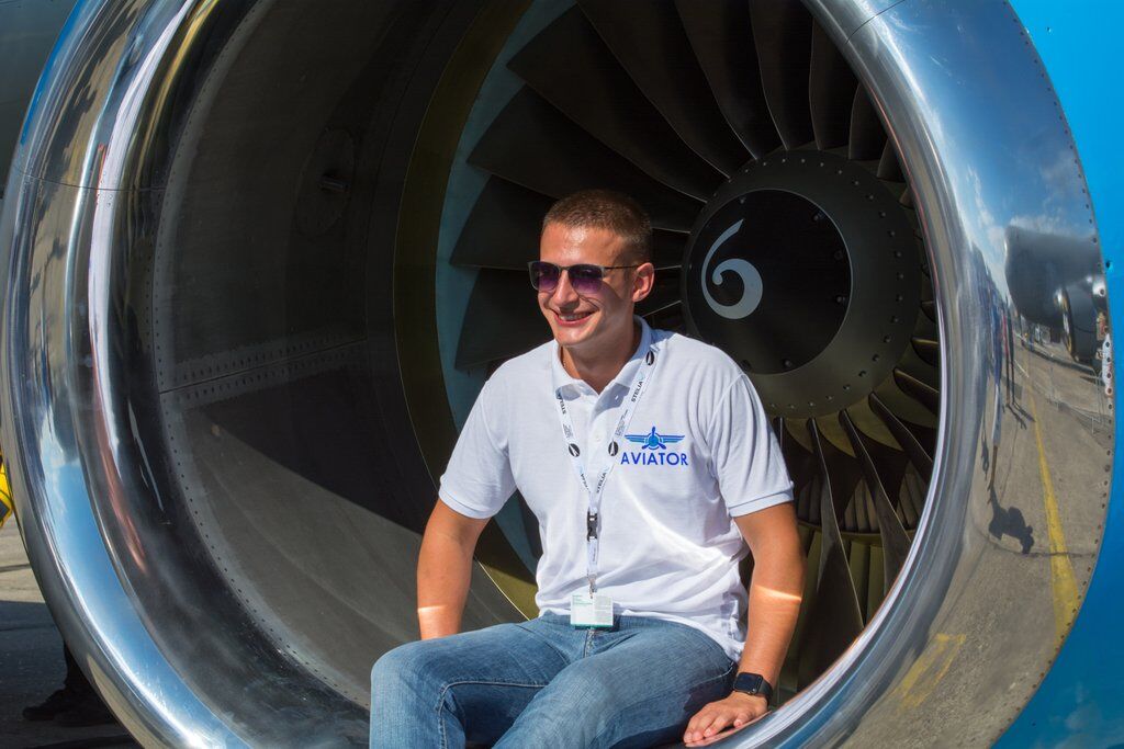 Колесніков показав сотні українських студентів найбільший авіасалон Ле Бурже 2019 у Парижі