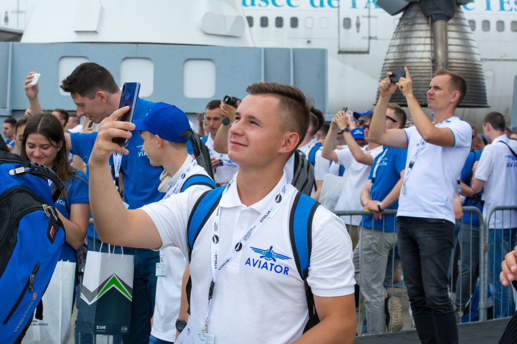 Колесніков показав сотні українських студентів найбільший авіасалон Ле Бурже 2019 у Парижі