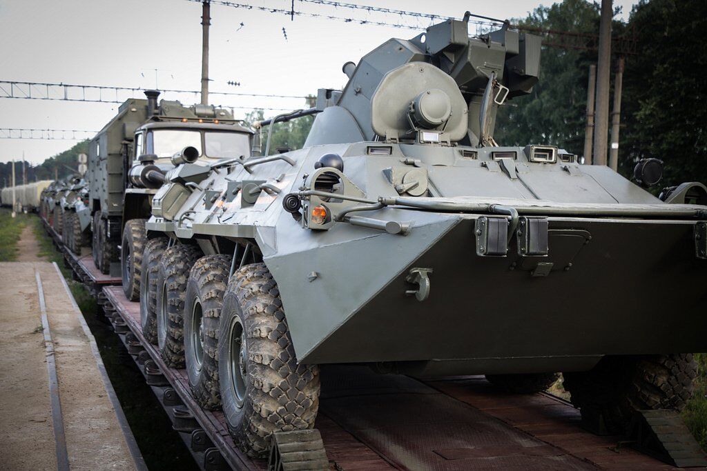 Путін завів колони військових і танки у Білорусь: що відбувається