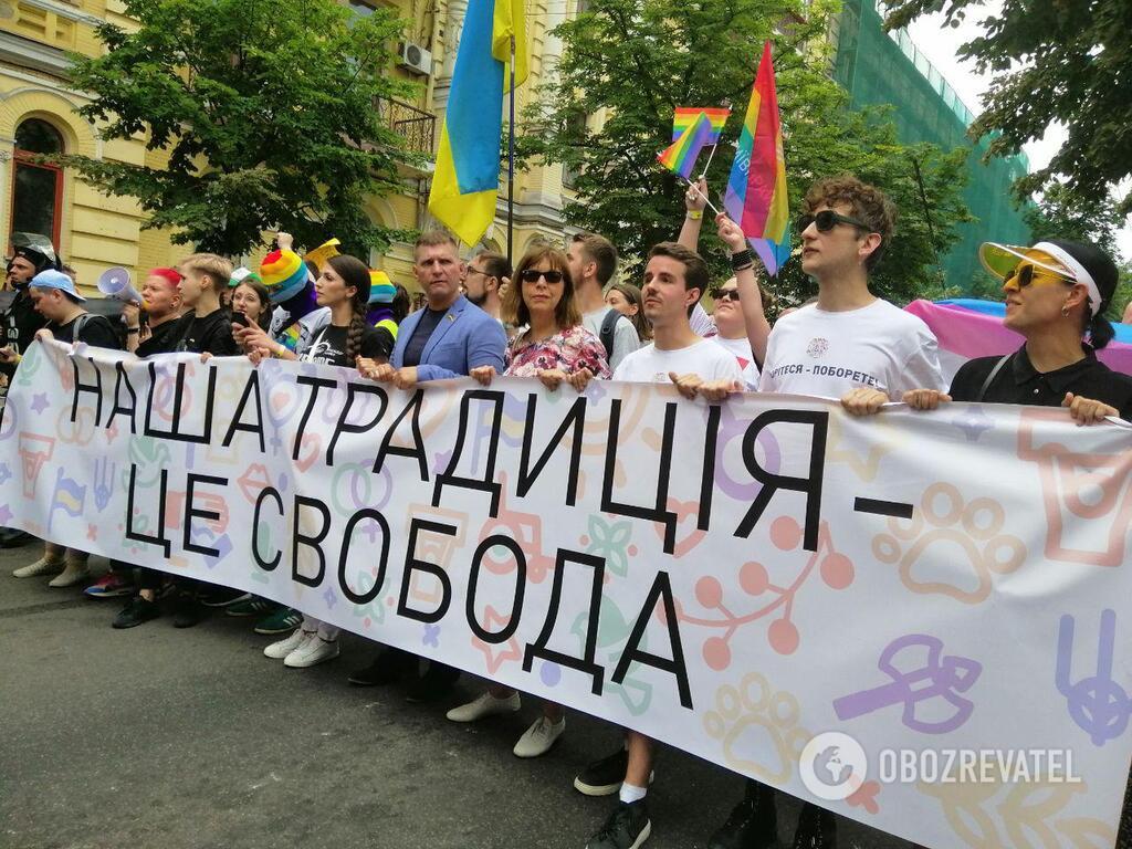 На Марш равенства в Киеве пришли ЛГБТ-военные