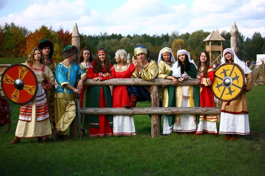 Под Киевом отпразднуют День Конституции и покажут средневековую моду