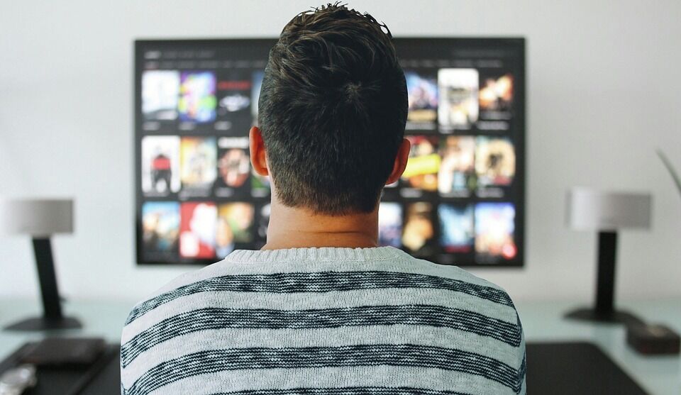 Максимум три години: названа нова небезпека перегляду телевізора