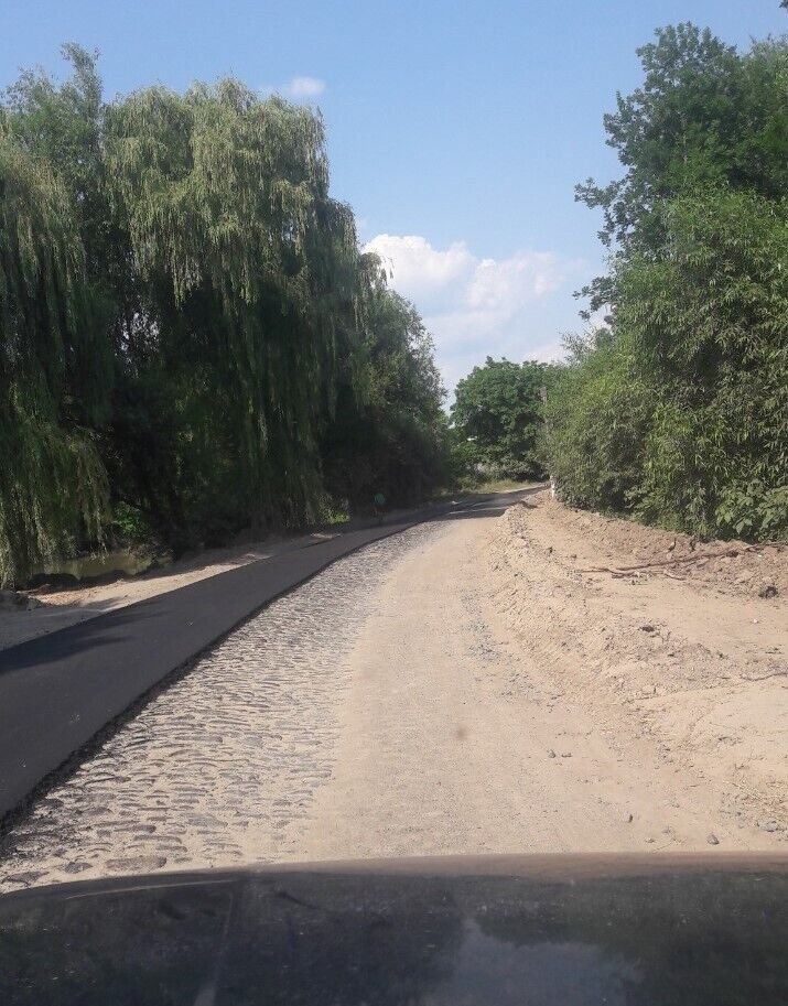 "Укрлендфарминг" инвестировал в ремонт дорог в Винницкой области 240 тыс. грн