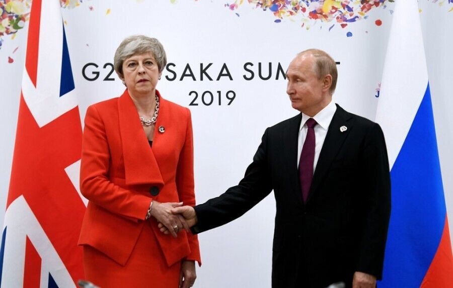Встреча президента РФ Владимира Путина и премьер-министра Великобритании Терезы Мэй на полях G-20