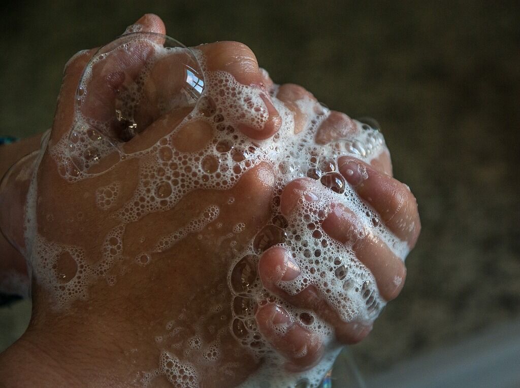 Когда и как нужно мыть руки правильно