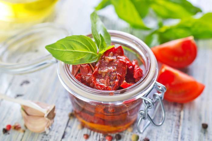 Дуже смачний і простий рецепт в'ялених помідорів