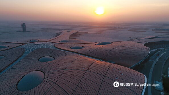 В Китае построили самый большой аэропорт в мире: впечатляющие фото и видео