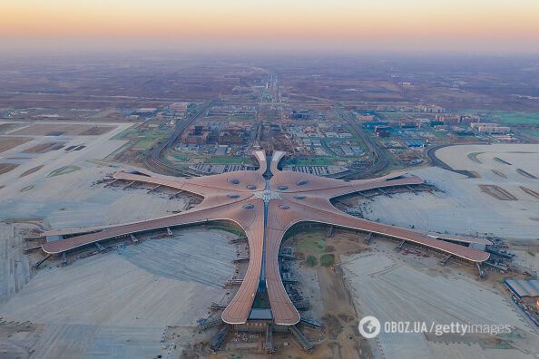 У Китаї побудували найбільший аеропорт в світі: вражаючі фото та відео