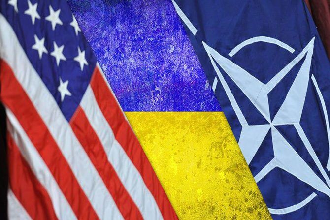 Флаги Украины, США и НАТО