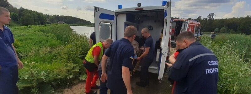 В Киеве на воду аварийно сел самолет