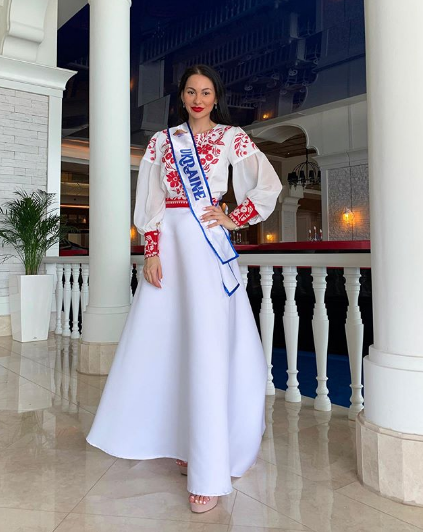 У "Мисс Евразия-2019" из Украины украли победную корону