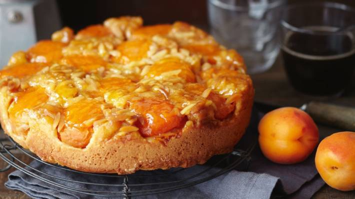 Актуальный рецепт пирога с абрикосами на кефире